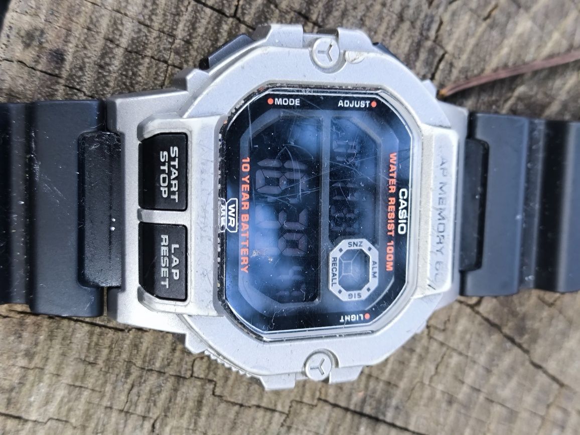 Stary zegarek elektroniczny casio WS 1400-H.