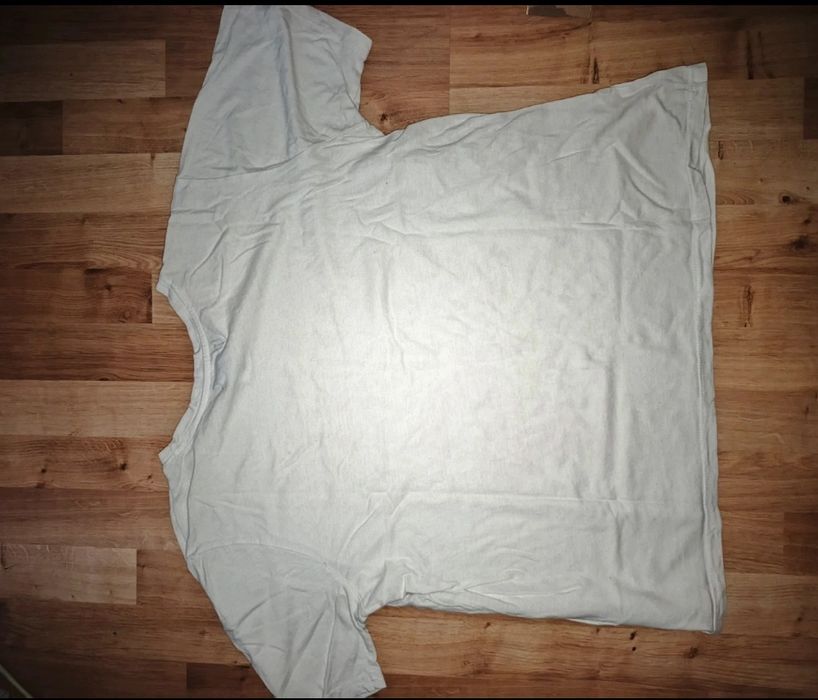 Damska biała koszulka z nadrukiem w rozmiarze L