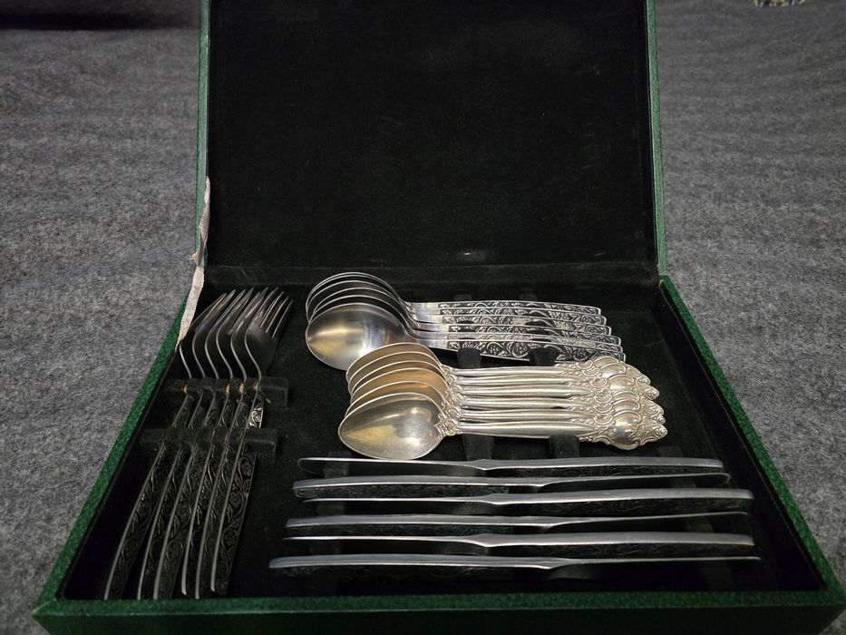 Набір столових приборів. Нерж+ мельхіор.