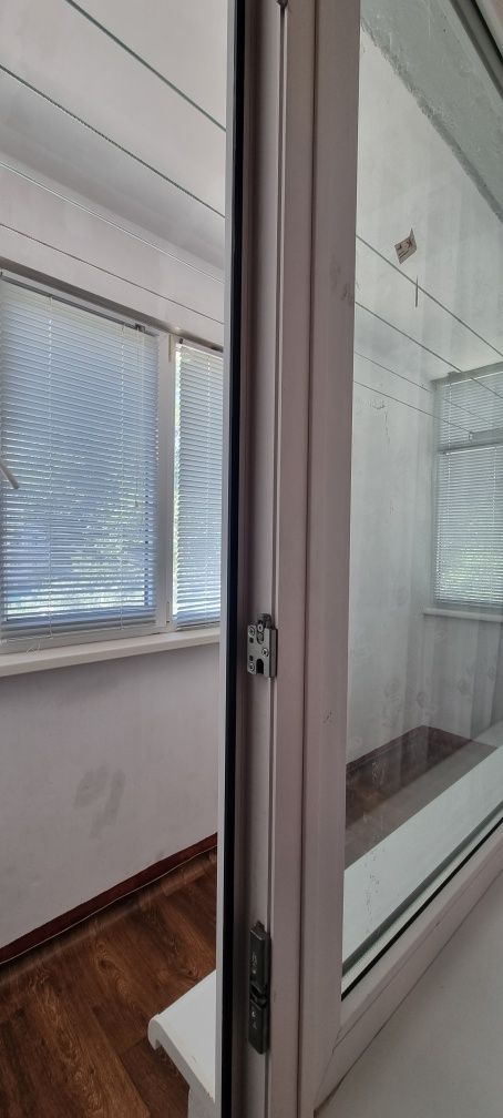 Актуально . Гарна  квартира на Таврійському.  Другий поверх .Кондиціон