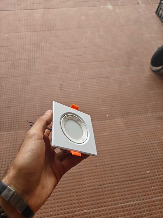 Foco Downlight LED Inclinável Branco Quente