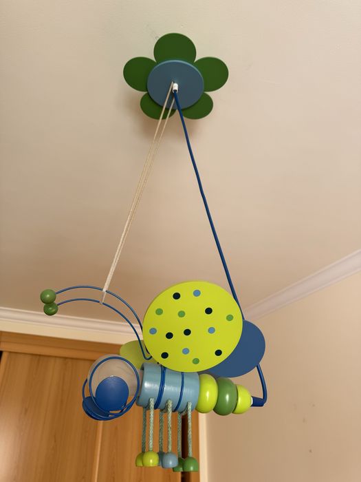 Candeeiro para quarto de criança