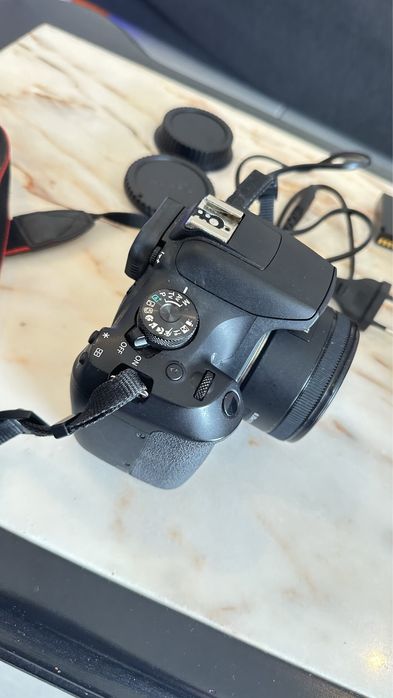 Kit máquina fotográfica canon eos 2000D