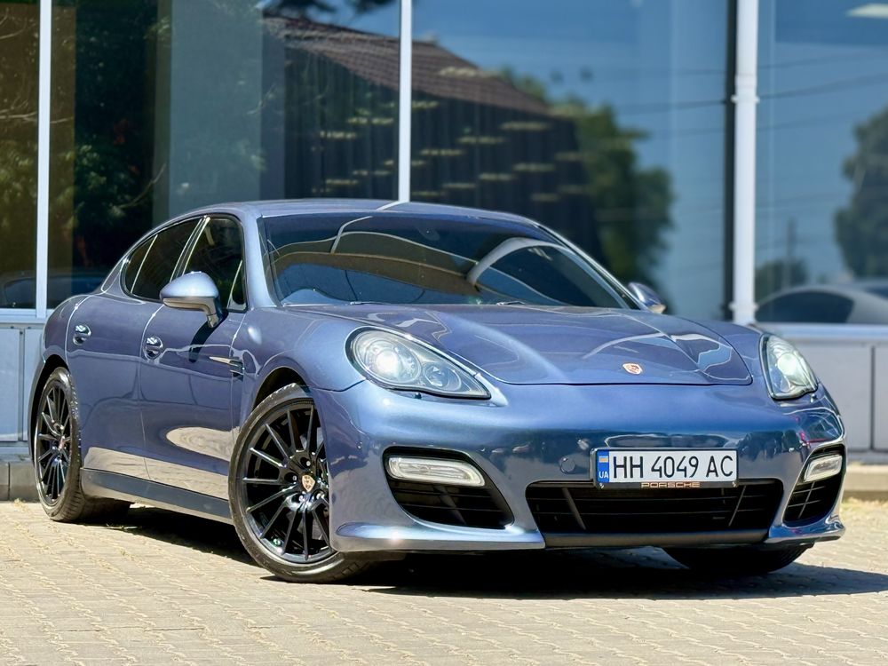 Porsche panamera GTS 4.8 2012