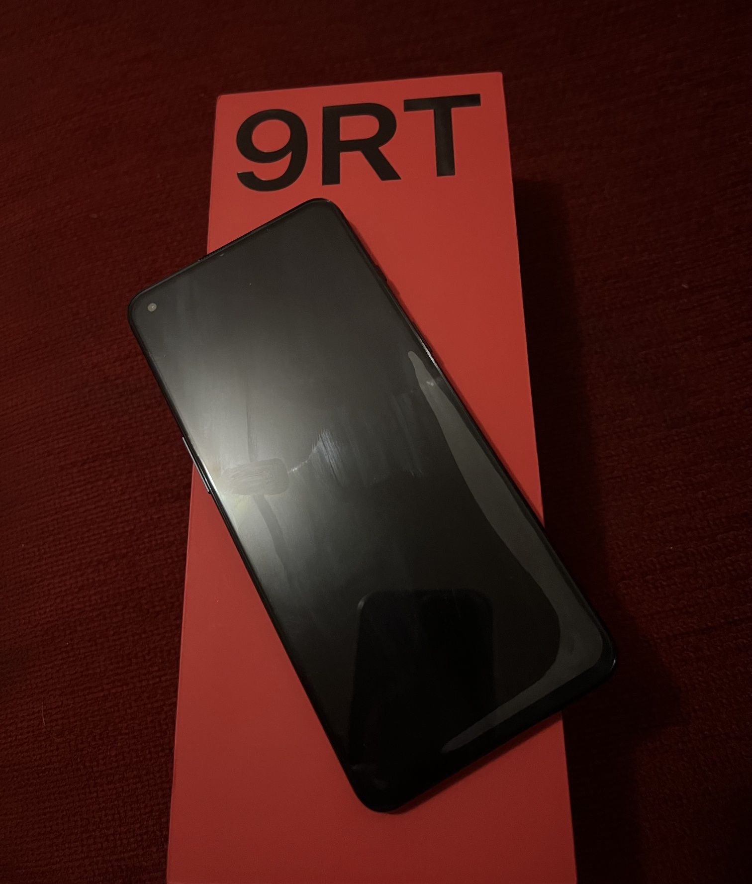 Продам телефон oneplus 9rt  8/128