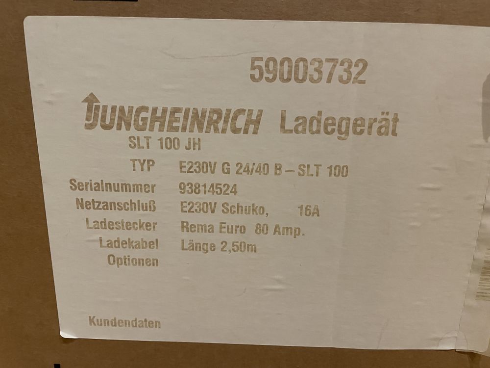 Зарядний пристрій Jungheinrich SLT 100