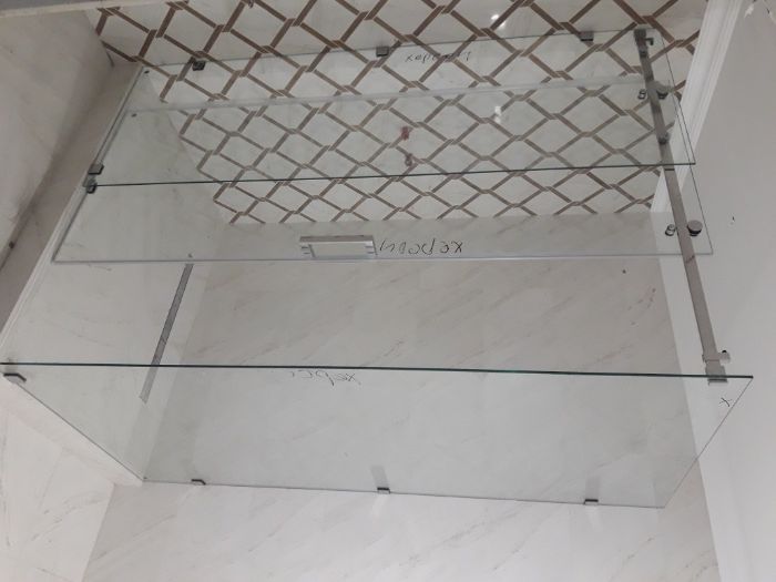 Безпечне загартоване скло: скляні перегородки, душові, двері