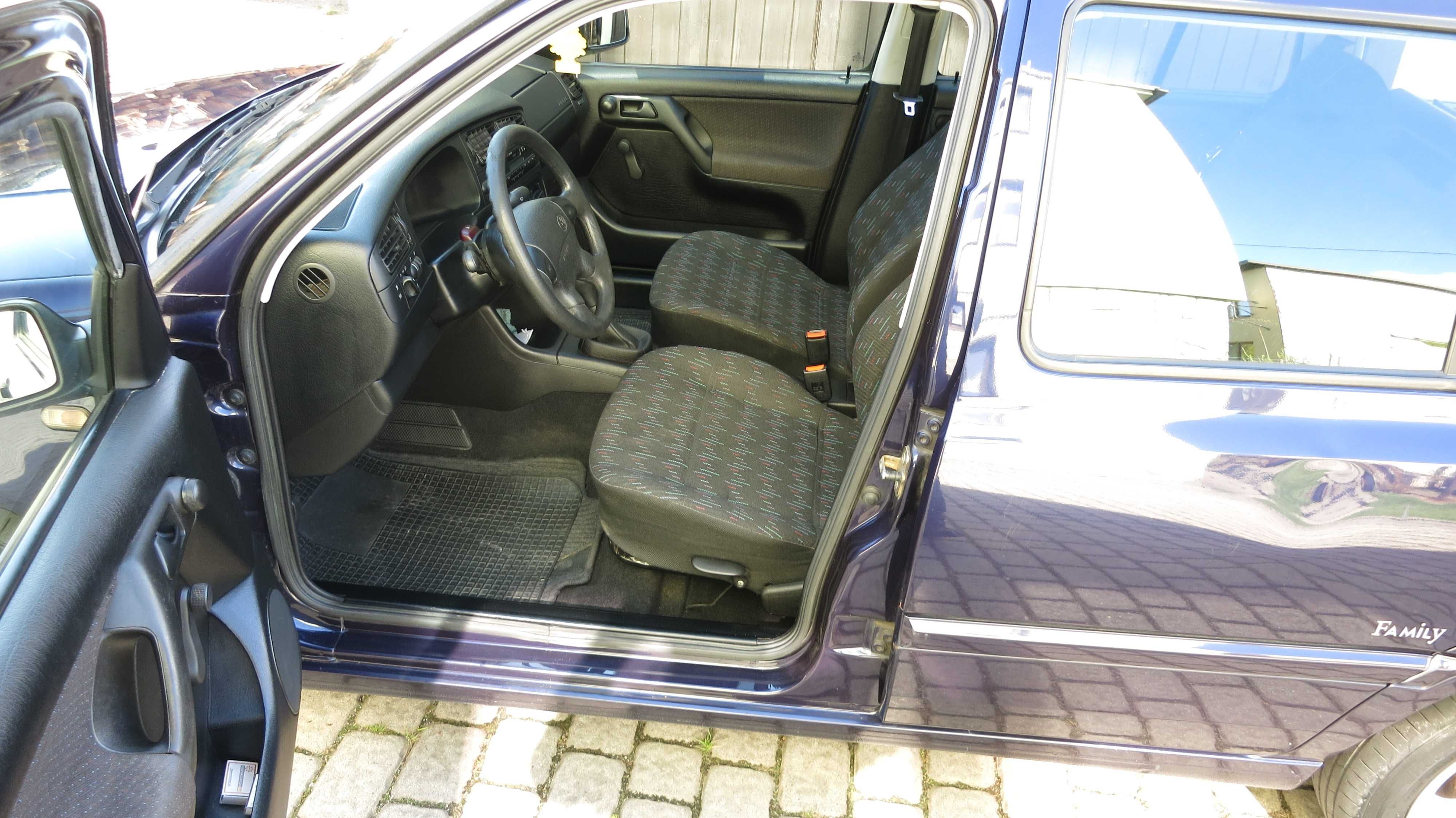 VW Golf 3 III 1997r. bezwypadkowy zadbany oryginał antyk 220tys. km.
