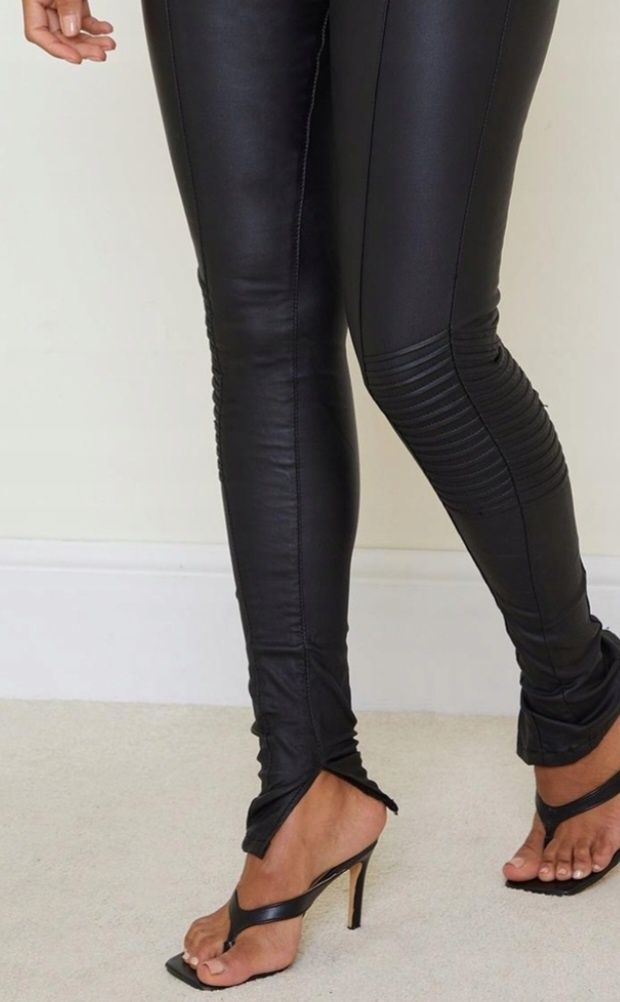 PrettyLittleThink czarne woskowane spodnie rurki wysoki stan r.44-46