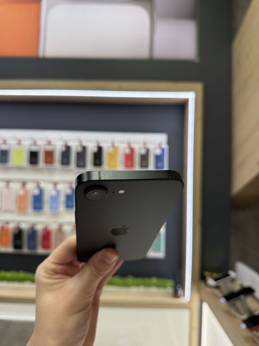 iPhone 16e 128GB Black