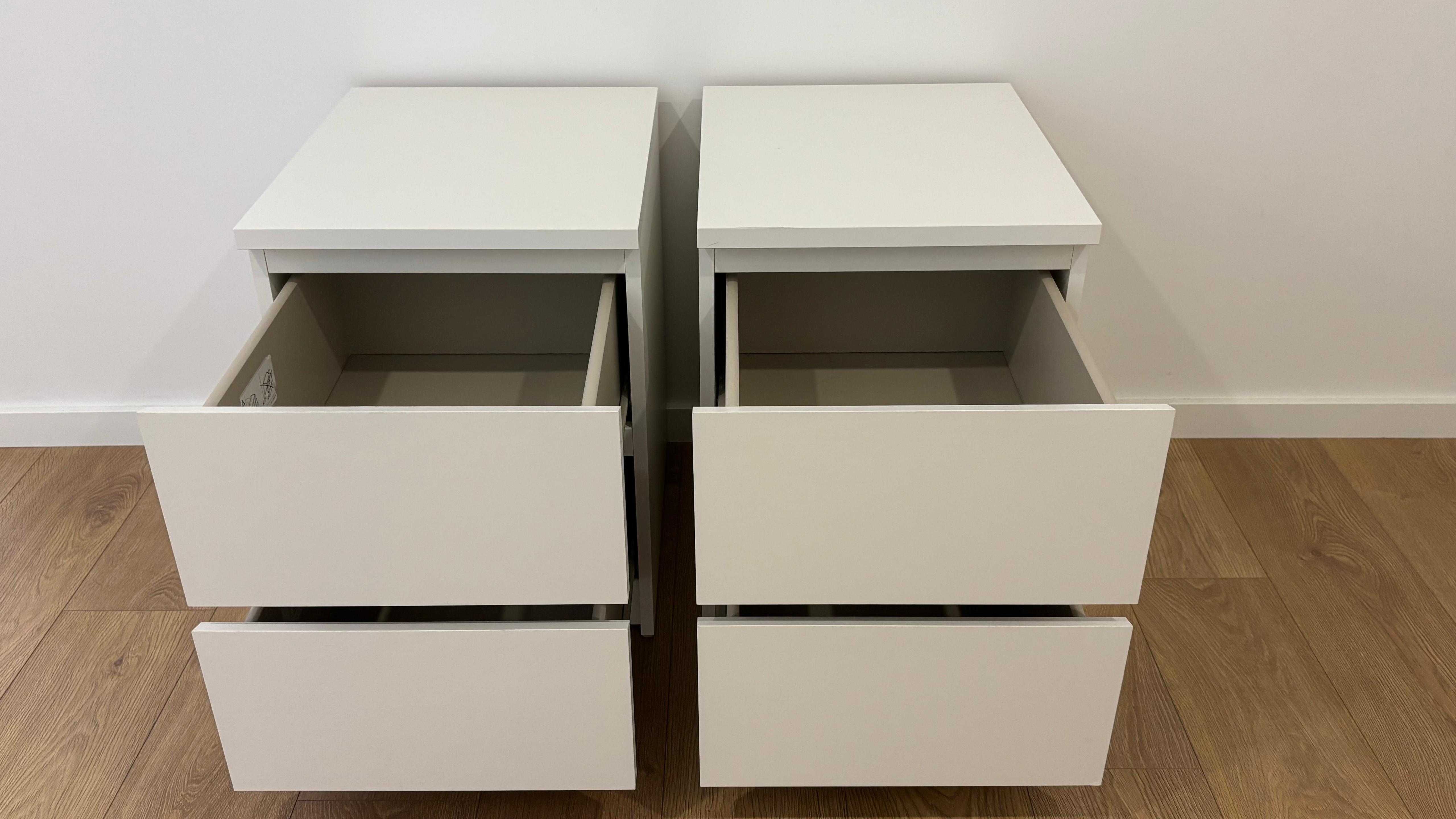 Conjunto com 2 mesas de cabeceira - IKEA (MALM)
