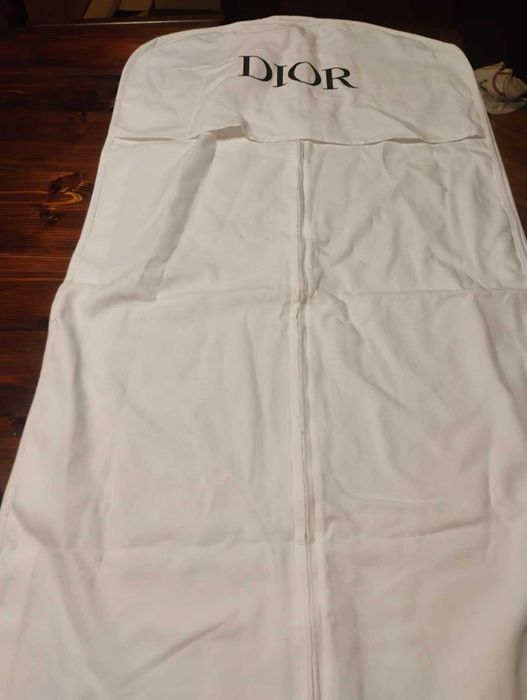 pokrowiec na odziesz Dior