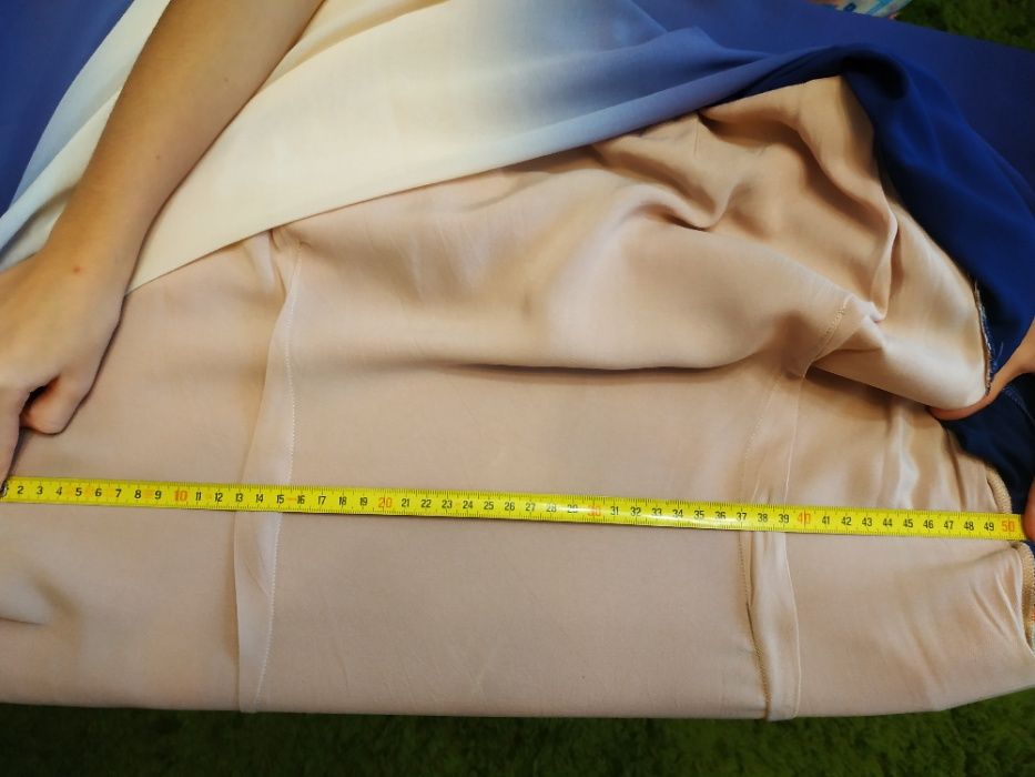 Продам платье вечернее (выпускной) р. 48-50