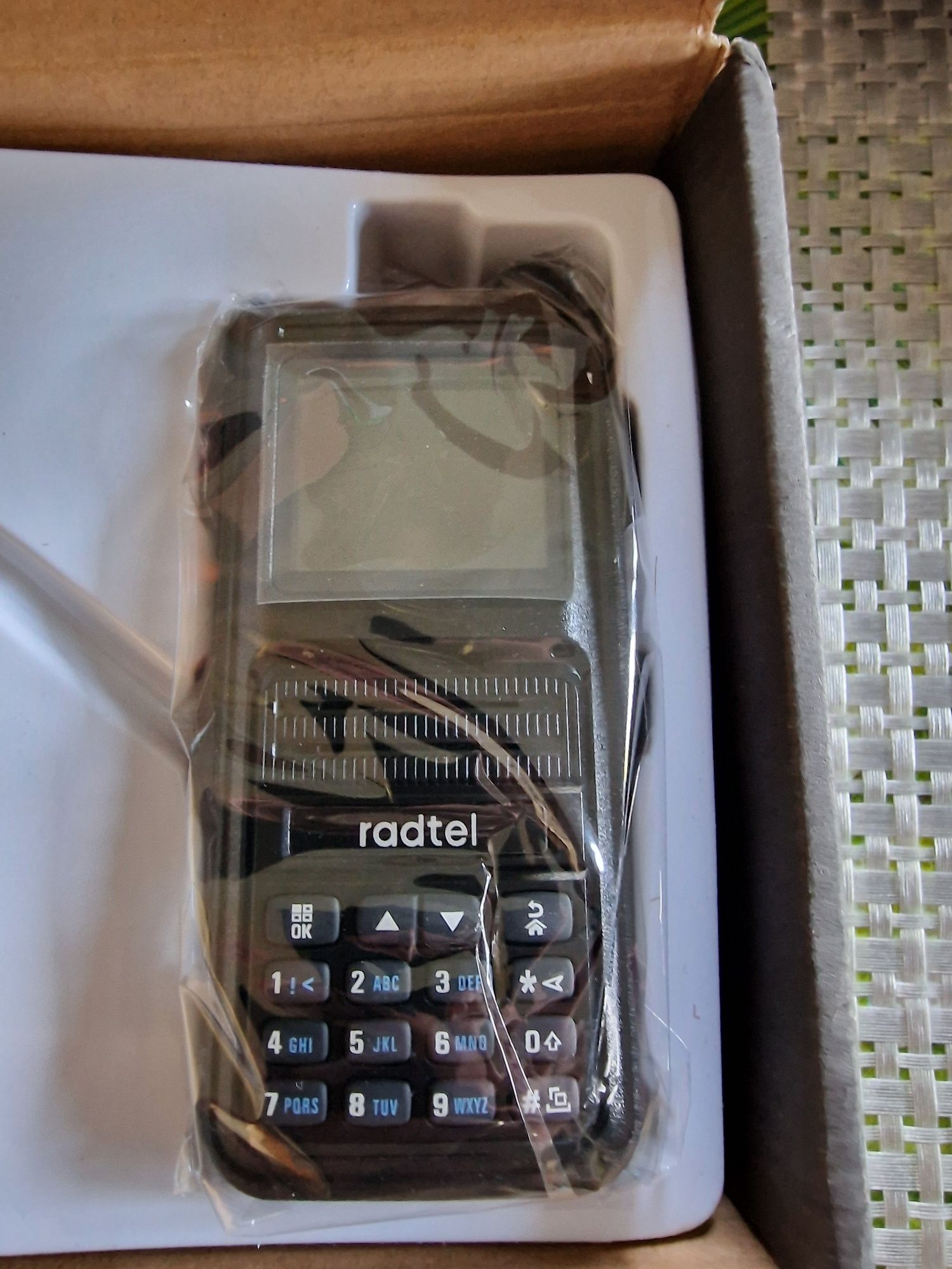 Radtel RT-470X dwupasmowy radiotelefon z nasłuchem pasma lotniczego