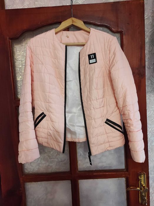 Продам  весняну куртку