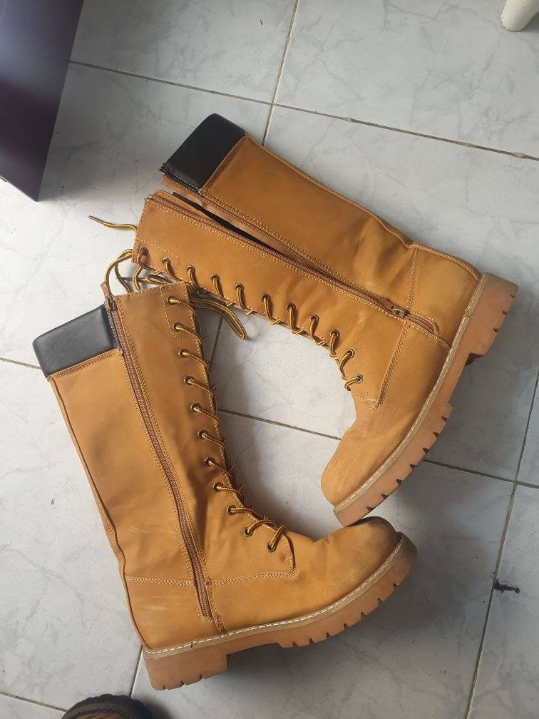 Oportunidade! Botas Camel da Timberland