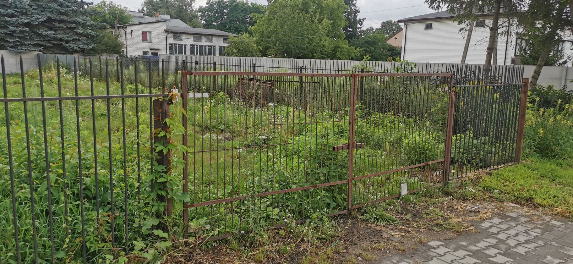 Wynajmę plac 1200m2 +9 kontenerów