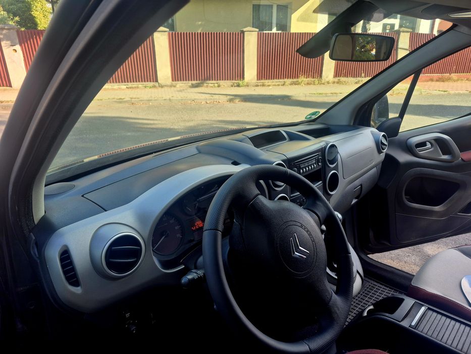 1 właściciel, 2 kpl. kół, tempomat, jasny środek