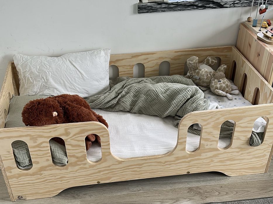 Cama de madeira para criança