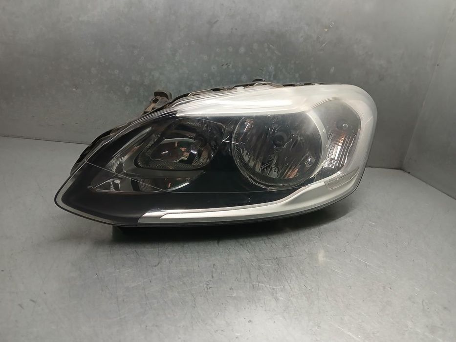 Ótica / farol esquerda VOLVO XC60 I (156)