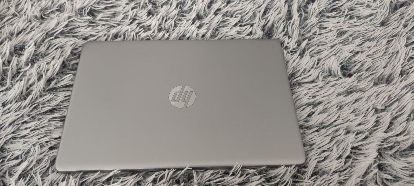 Laptop hp 3z6b8es 250gb