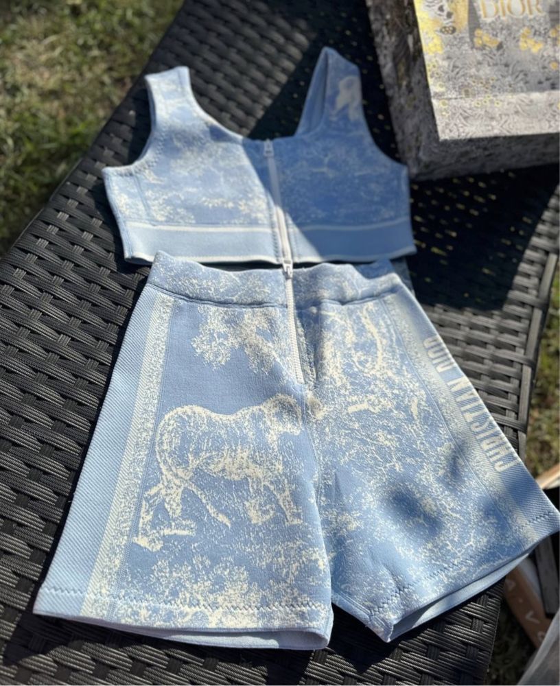 Cristian Dior костюм