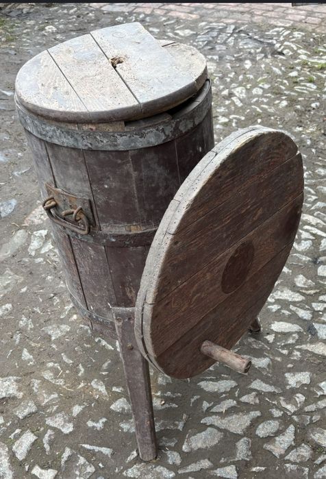 Nawałnica do produkcji masła ozdobna