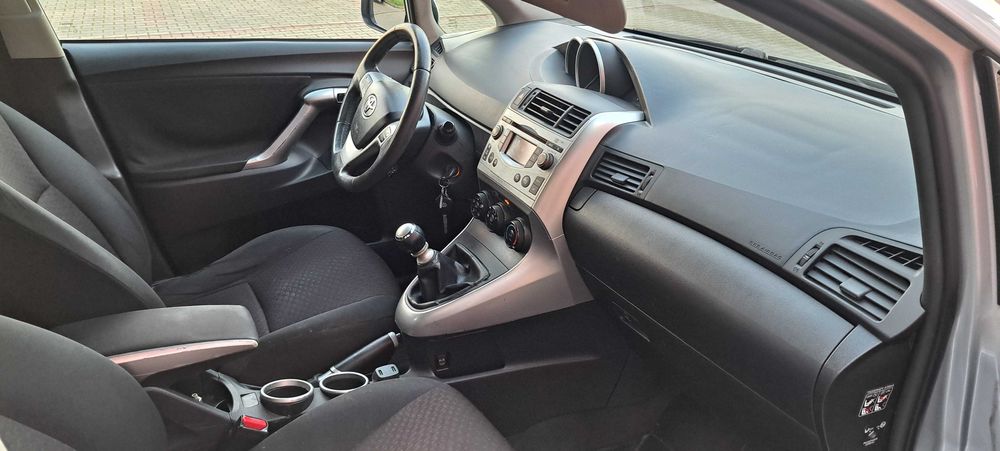 Toyota Verso 2010 rok 1.8 Gaz  Model po liftingu7 miejsc 6 biegów