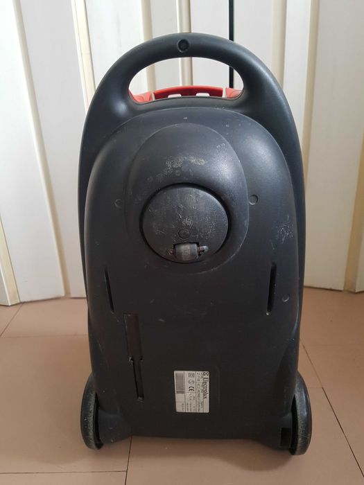 Odkurzacz ELEKTROLUX Z 1115 . MC2 . 1350 W .