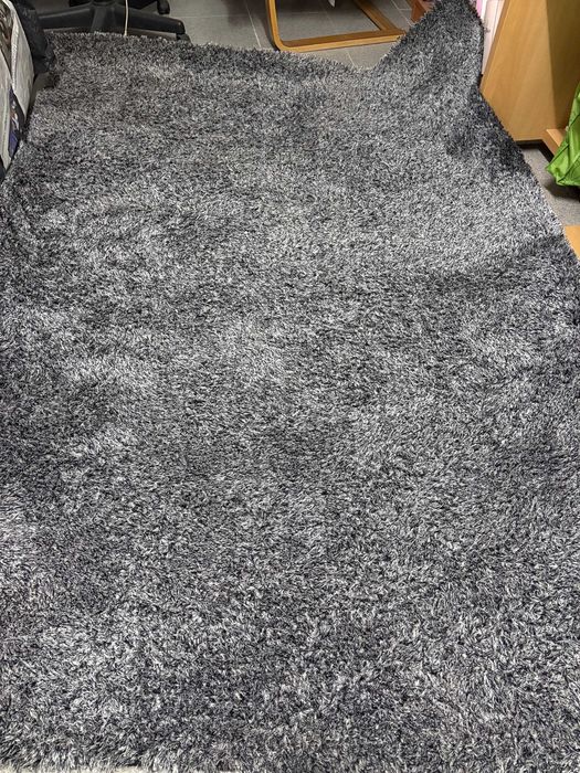 Tapete Preto&Branco pelo longo -1,6m x 2,25m