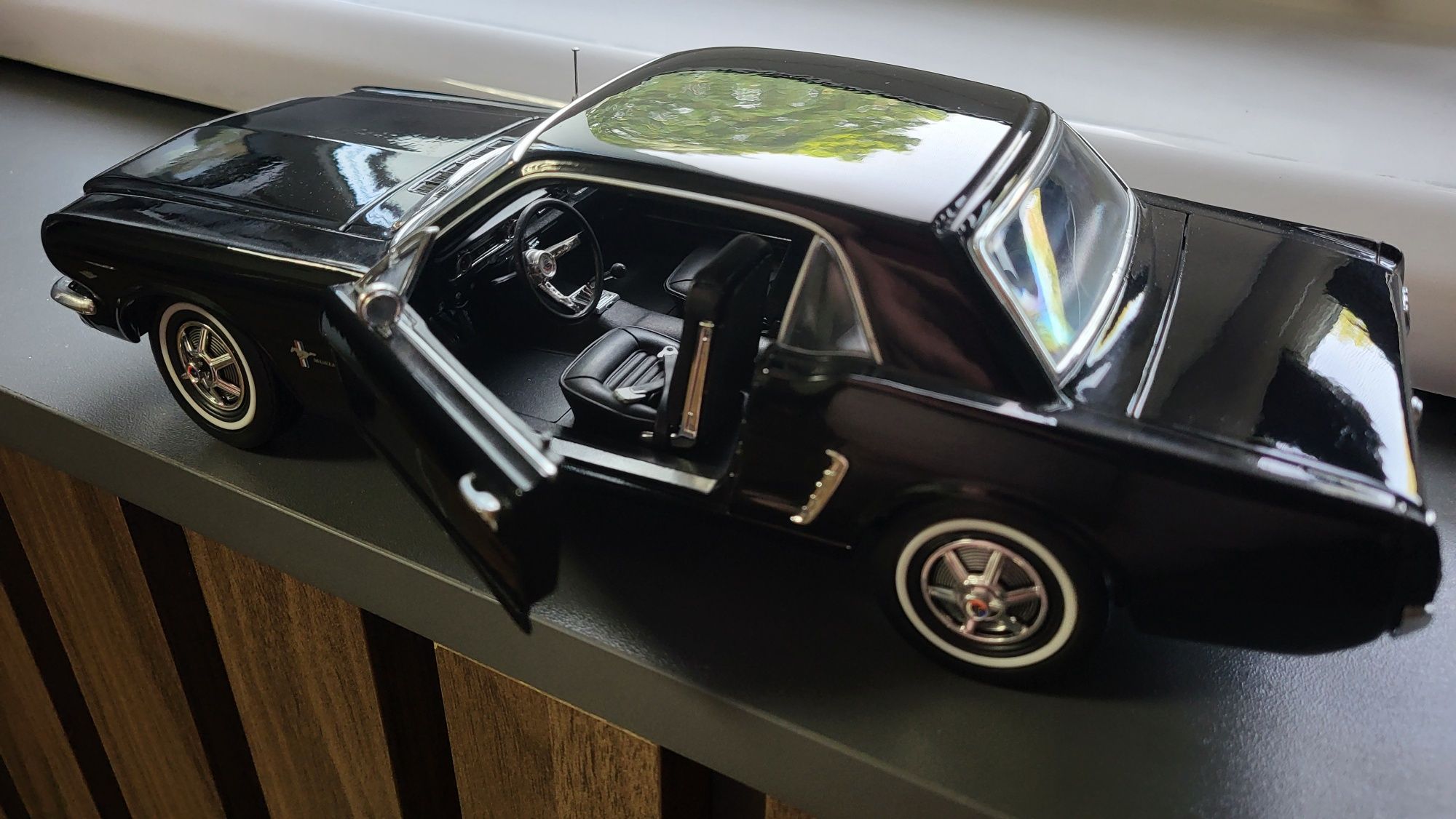 1/18 Ford Mustang 1/2 1964 Welly