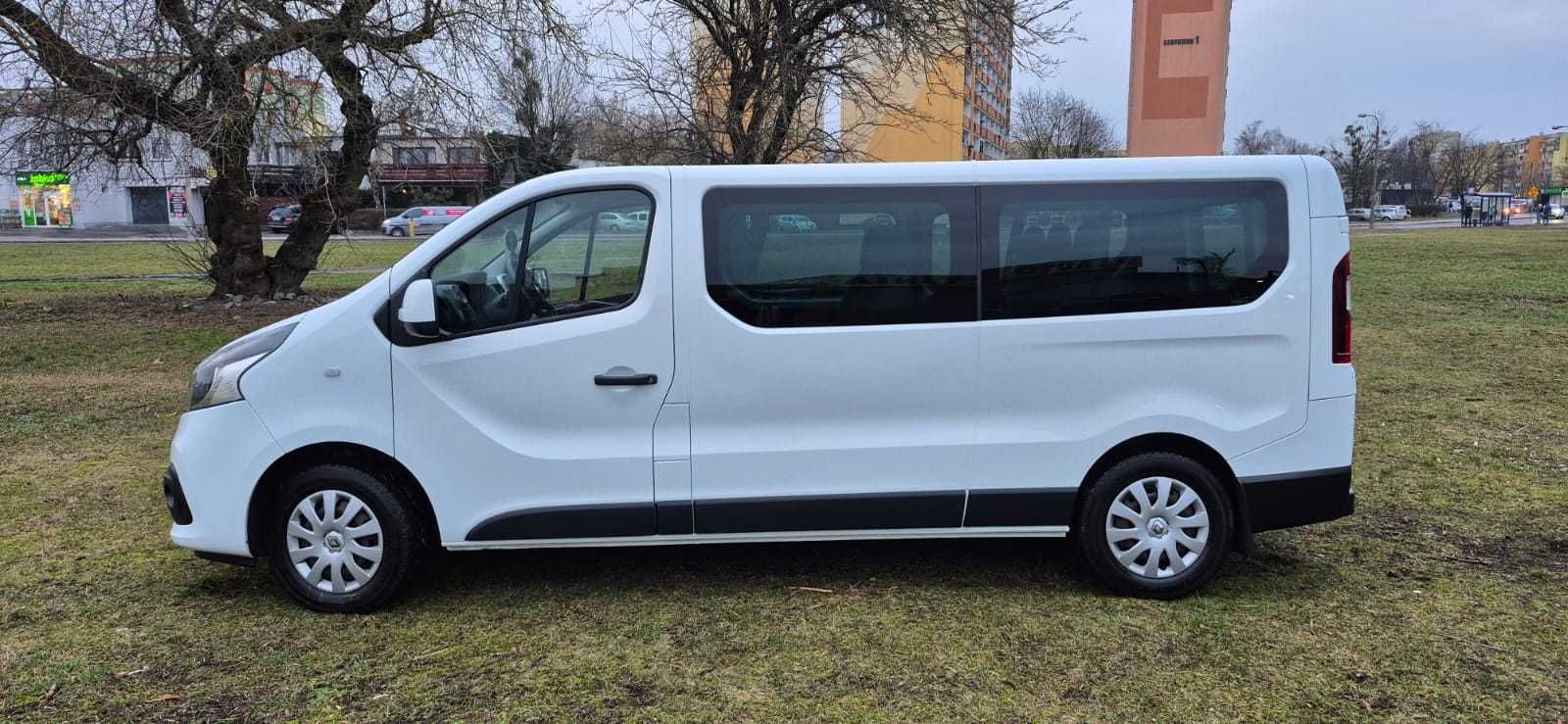 Wynajem bus 9-osobowy Wypożyczalnia busów osobowych Renault Trafic