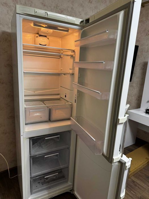 Холодильник 2 камерний