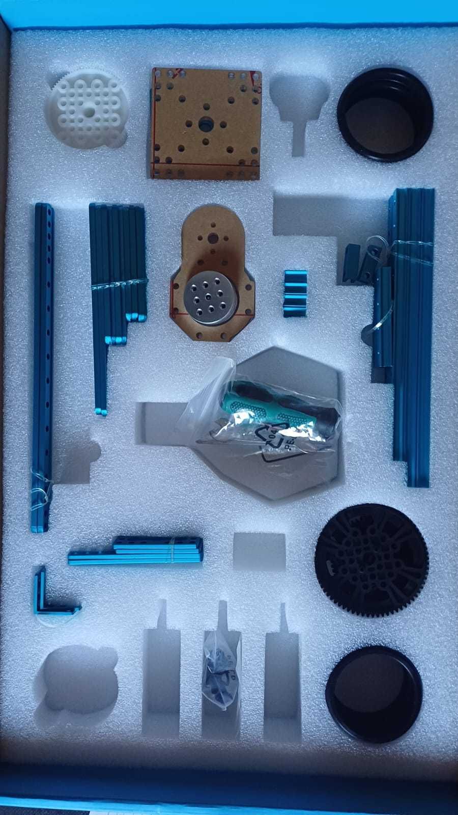 Robot edukacyjny 10 w 1 Makeblock Ultimate Robot Kit 2.0