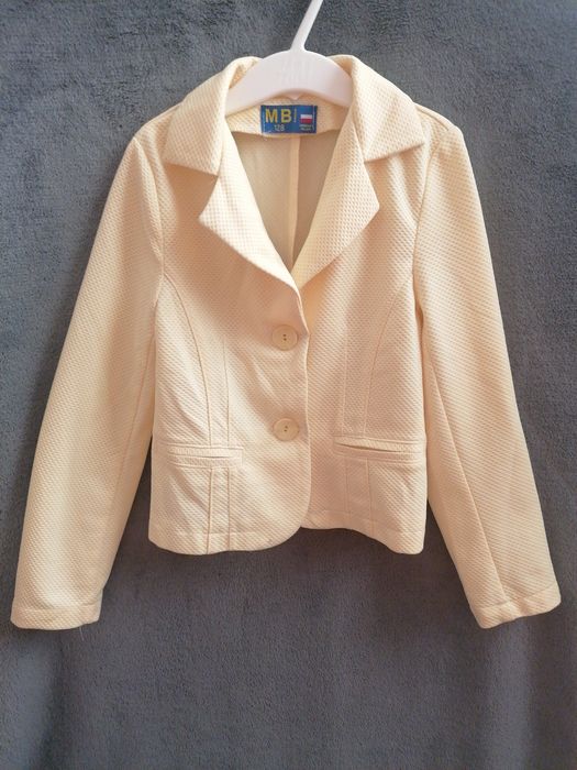 Paka dla dziewczynki w rozmiarze 128