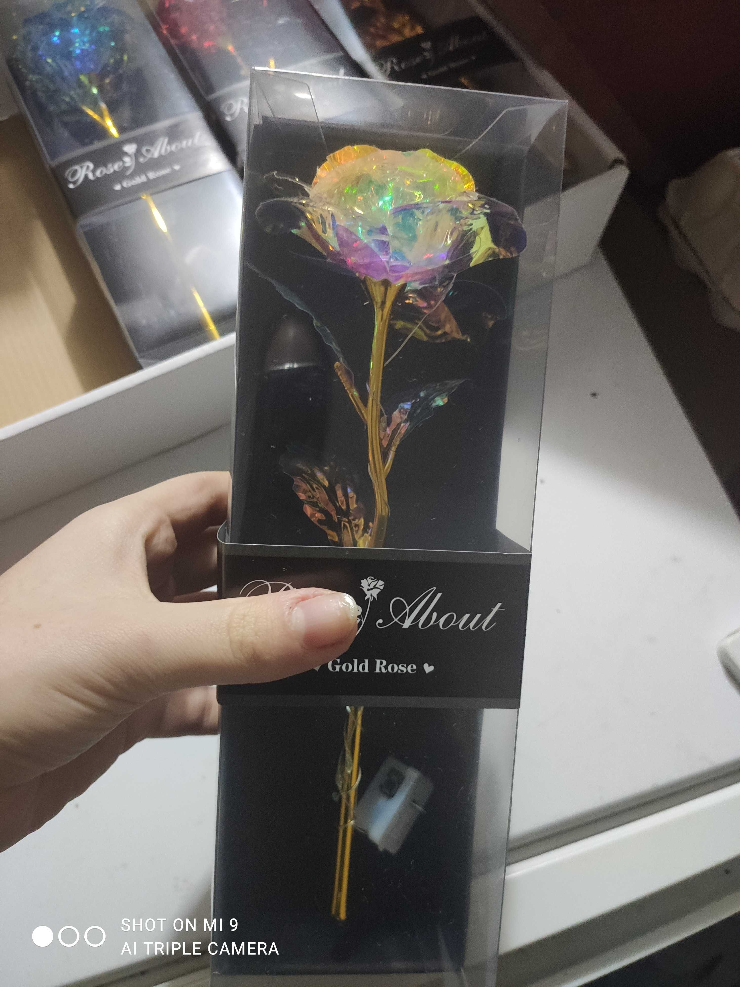 Róża LED w pudełku