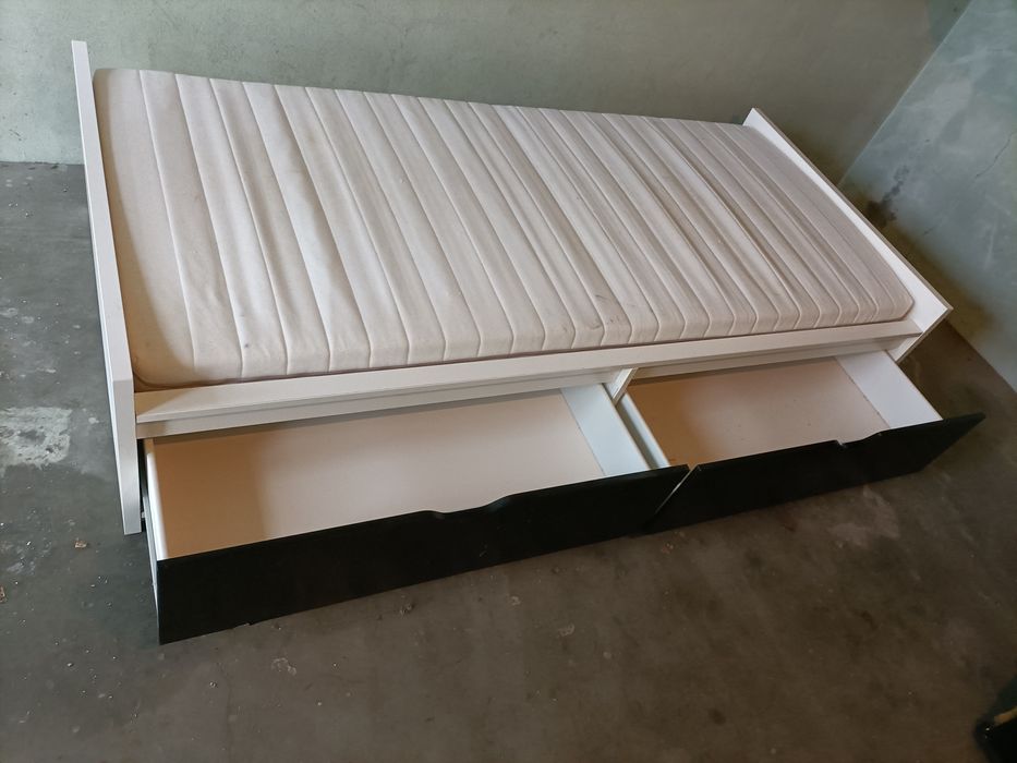 Cama de Solteiro com gavetas