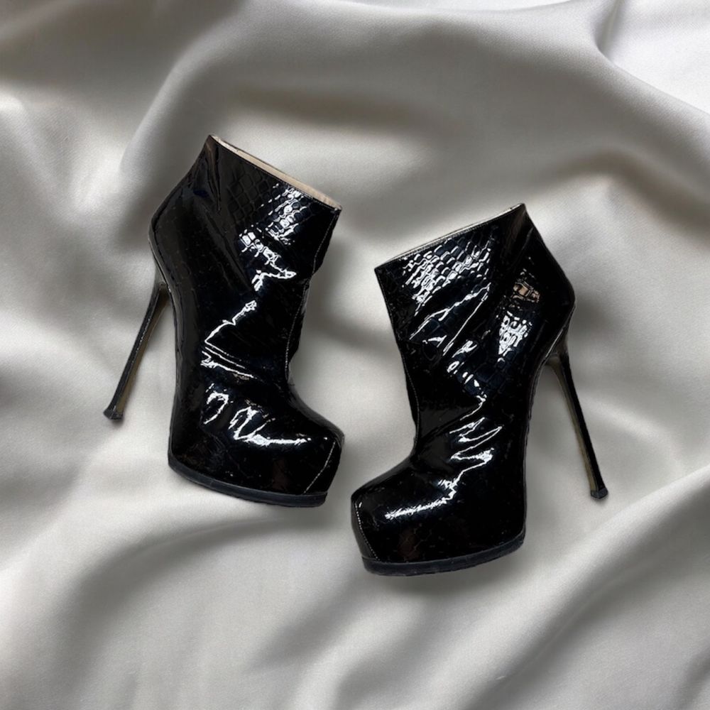 Жіночі туфлі Yves Saint Laurent tribute