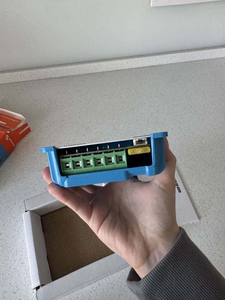 Сонячний контролер заряду SmartSolar MPPT 75/15 Bluetooth