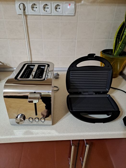 Бутербродниця,сендвічниця!