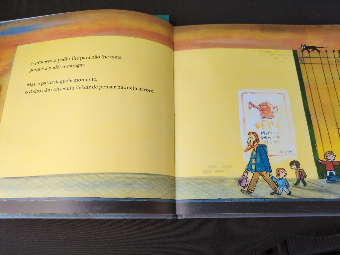 A Árvore da Escola de Antonio Sandoval e Emilio Urberuaga