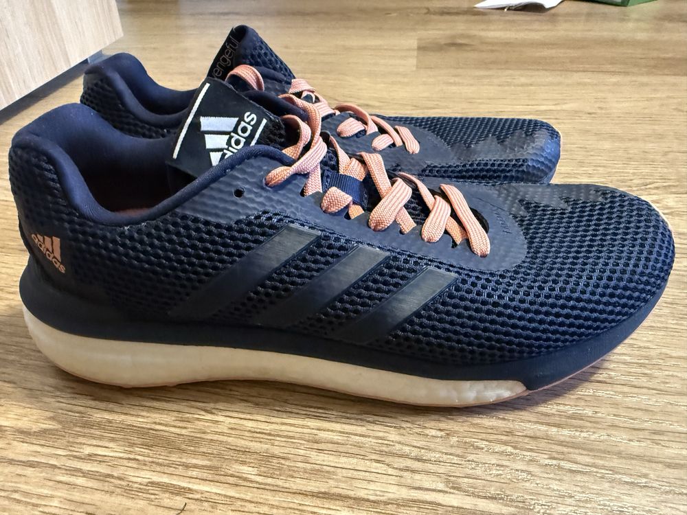 Кроссовки беговые женские adidas vengeful 39 1/3
