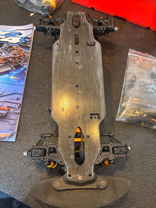 Model zawodniczy XRAY T4