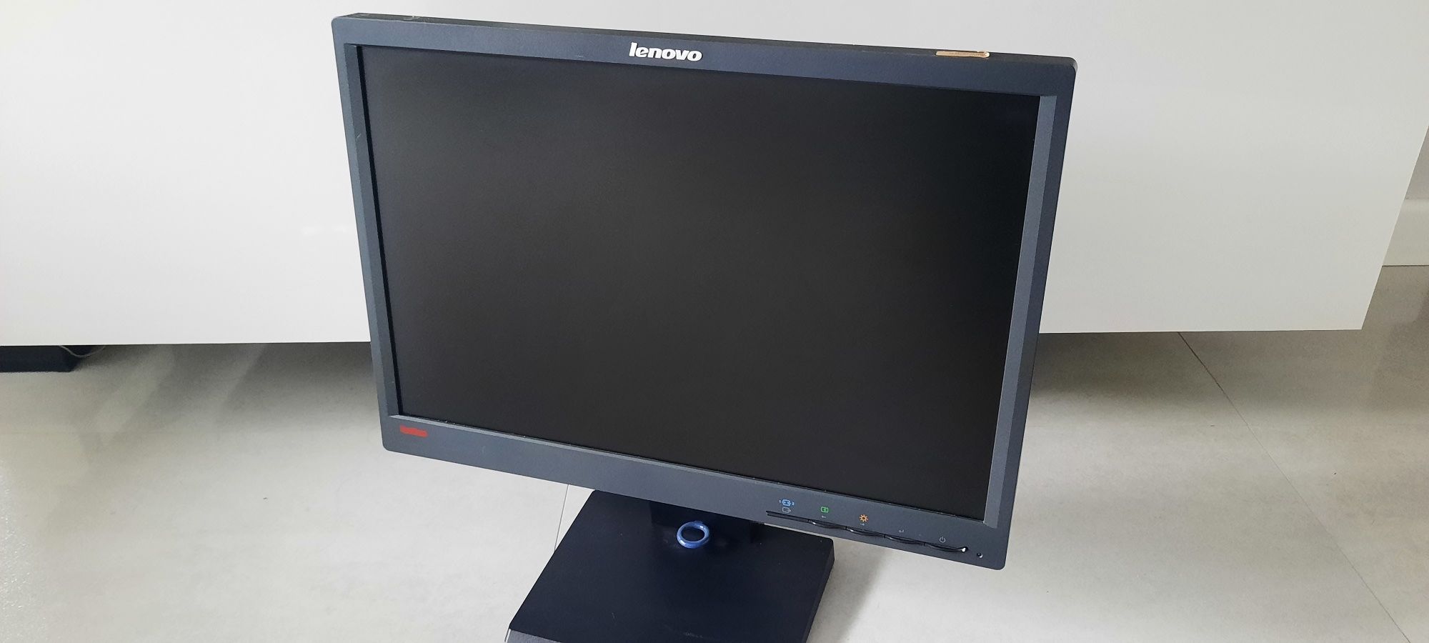 Monitor Lenovo ThinkVision 19" LED LCD
