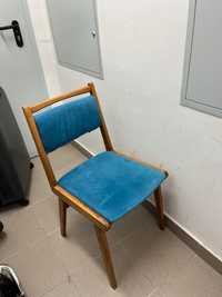 Krzesła typu JAR z Fabryki Mebli Giętych w Jasienicy