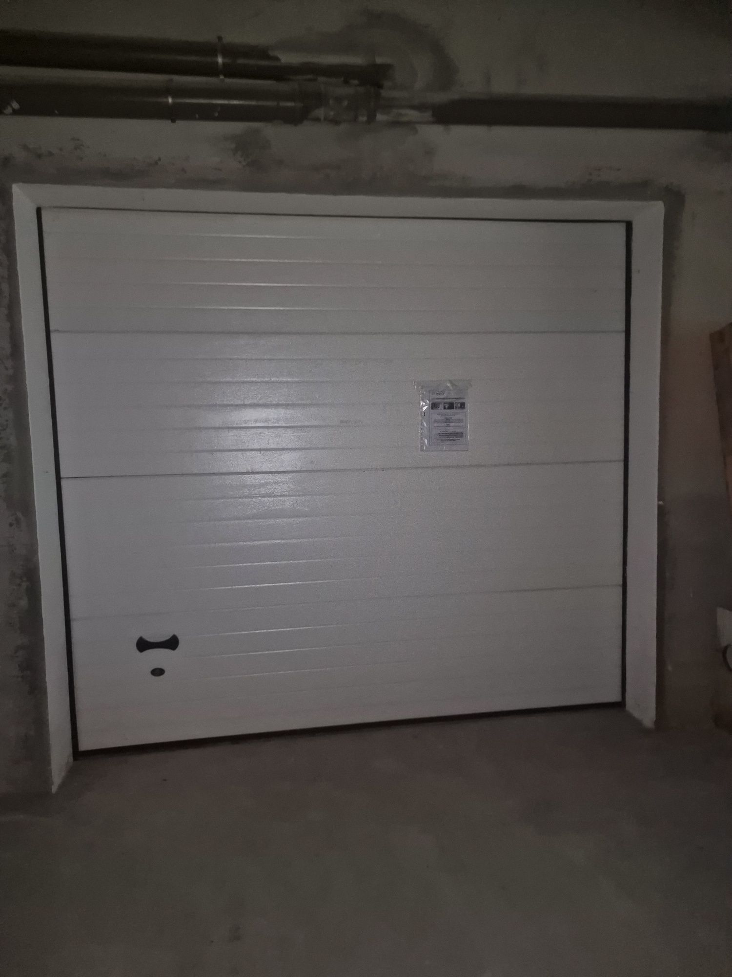 Alugo garagem Box 21mt2 (Pinhal Novo)