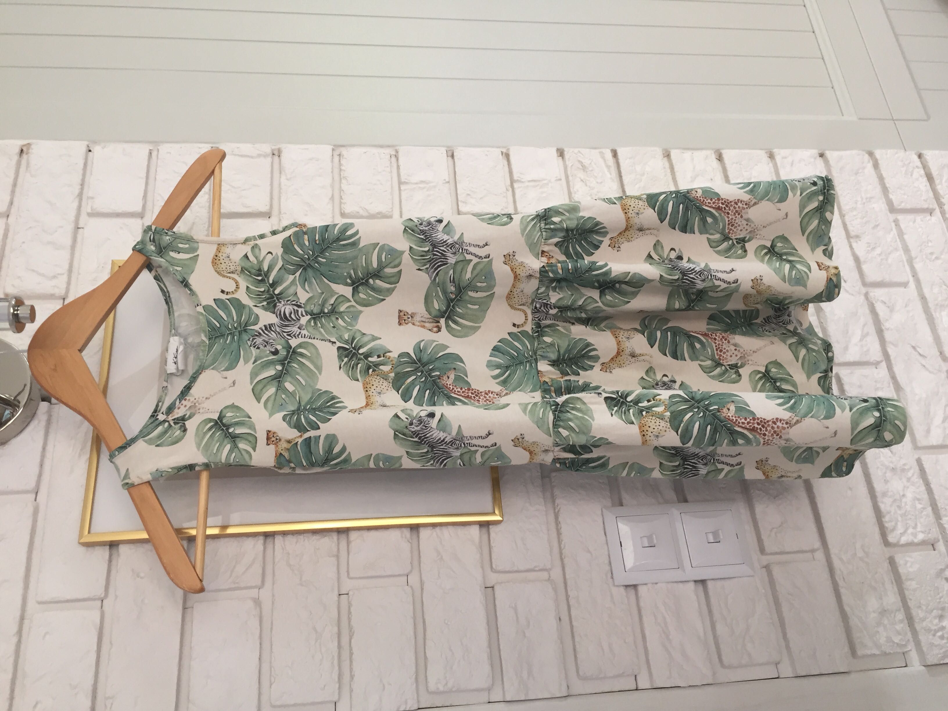 Sprzedam sukienkę dla dziewczynki H&M 134/140