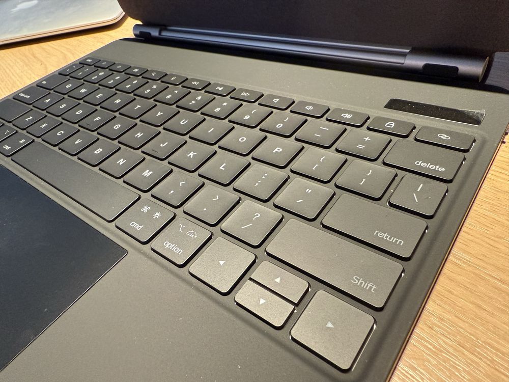 Klawiatura etui iPad air 13 2024