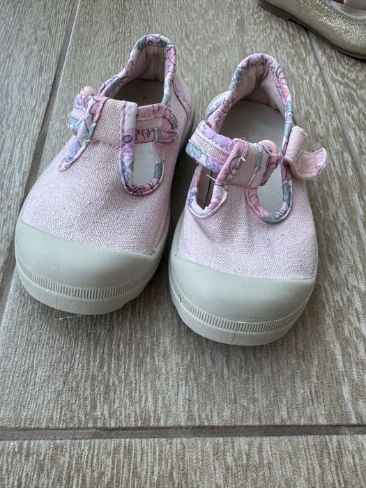 Продам туфлі на дівчинку