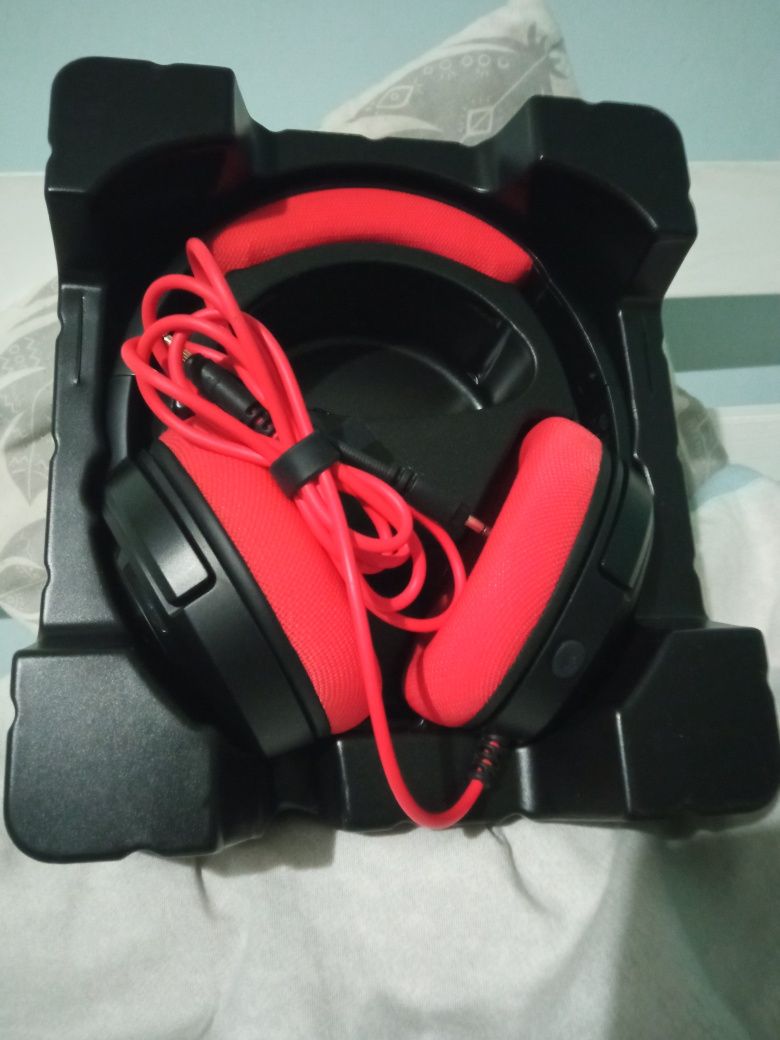 słuchawki Corsair hs35 stereo czarno czerwone